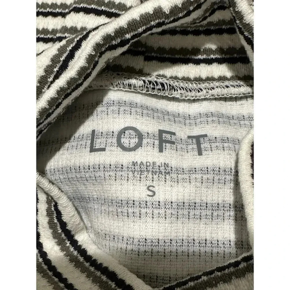 NWT Size S Loft Striped Mock Neck - Picture 3 of 5